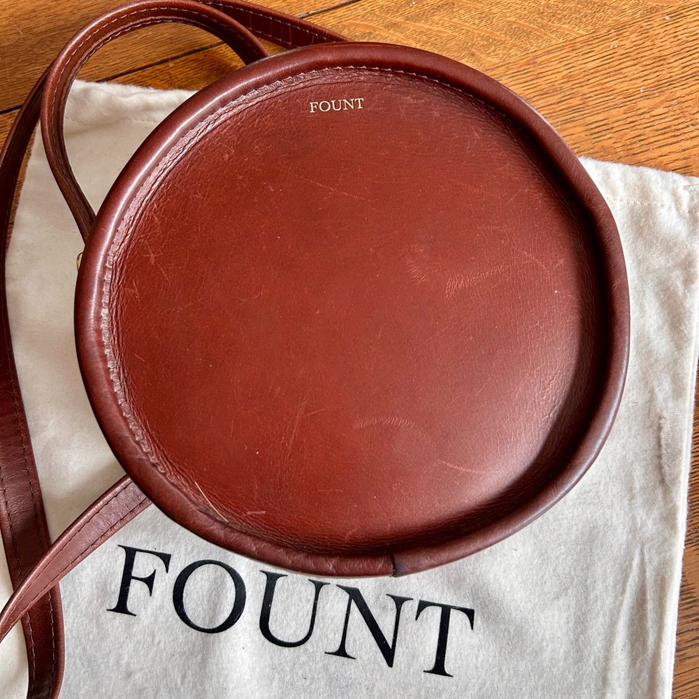 Fount Leather Roundabout Bag